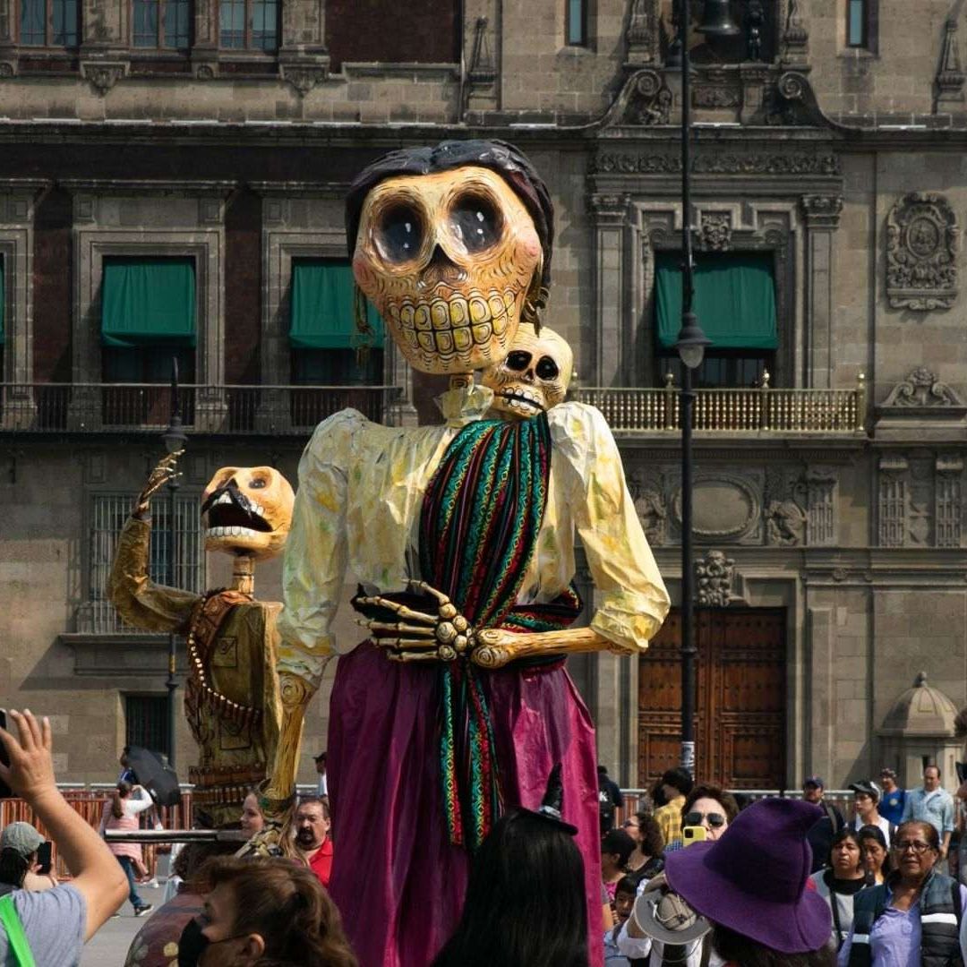 Megaofrenda por el Día de Muertos 2023 en el Zócalo de la CDMX