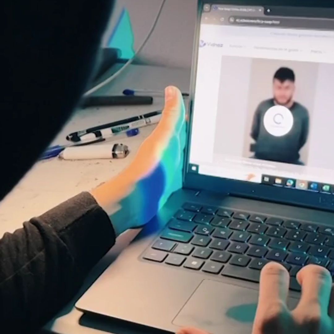 Así Modifica un Criminal los Datos de Desaparecidos con Inteligencia Artificial Para Extorsionar