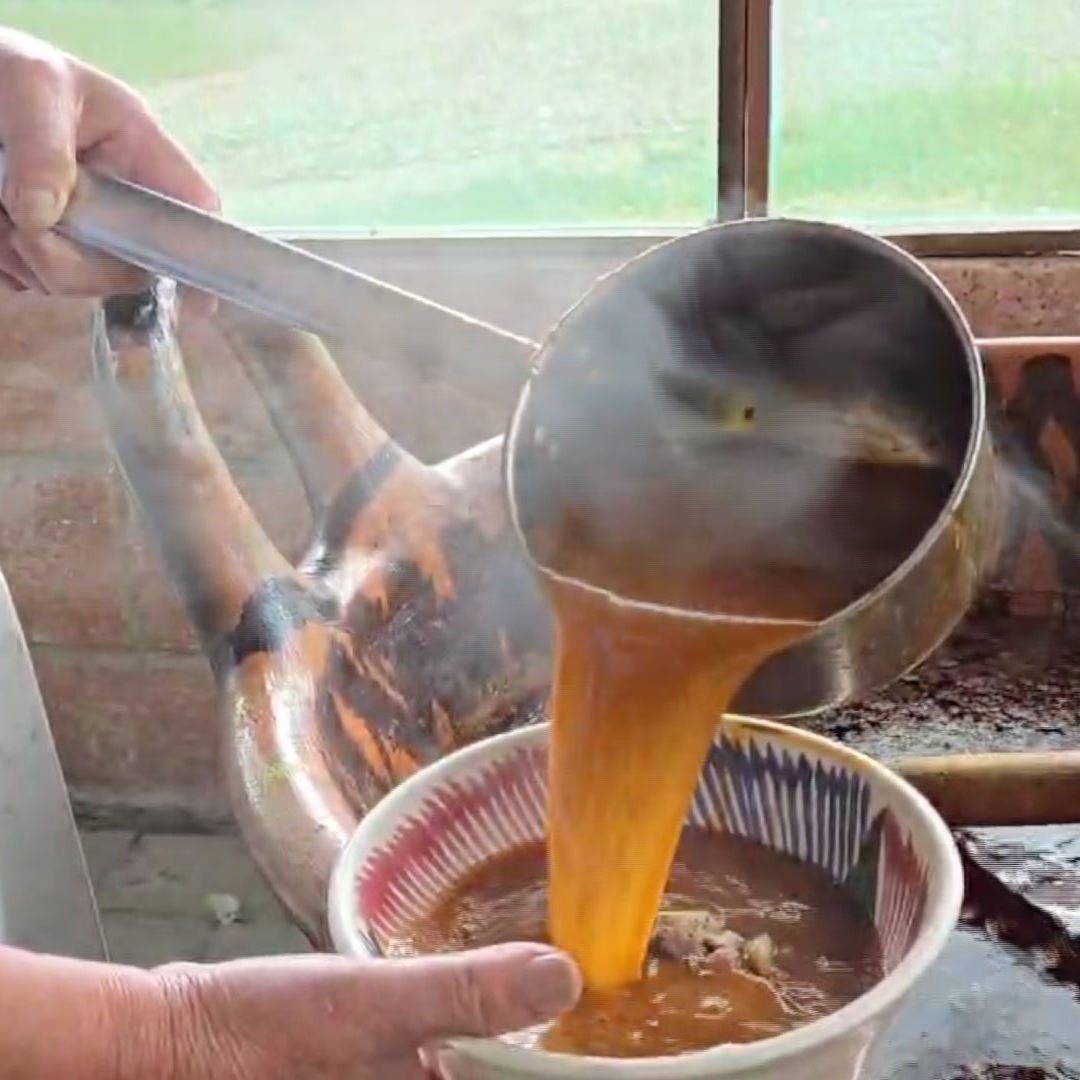 Cómo se Prepara el Chivo para Hacer el Tradicional Mole de Caderas. Foto: N+