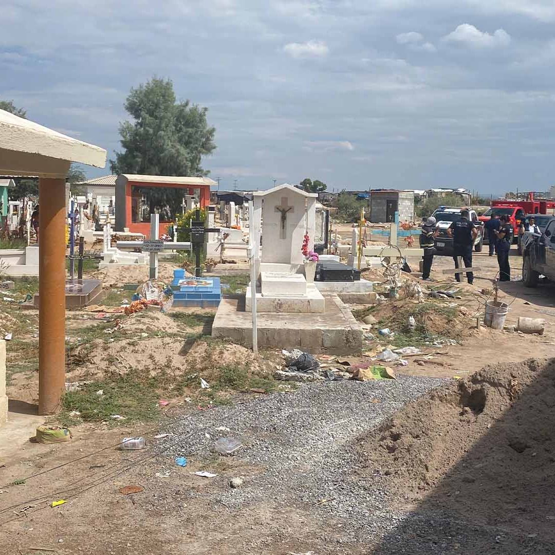 Hombre Cae a Fosa Dentro de Panteón al Convulsionarse en Torreón