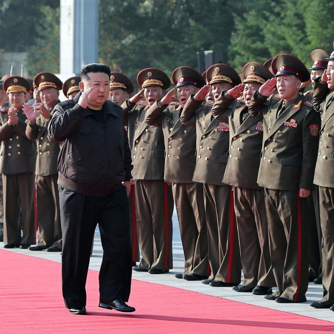Inteligencia Surcoreana Dice que Norcorea Mandará 12 Mil Soldados a Ucrania en Apoyo a Rusia