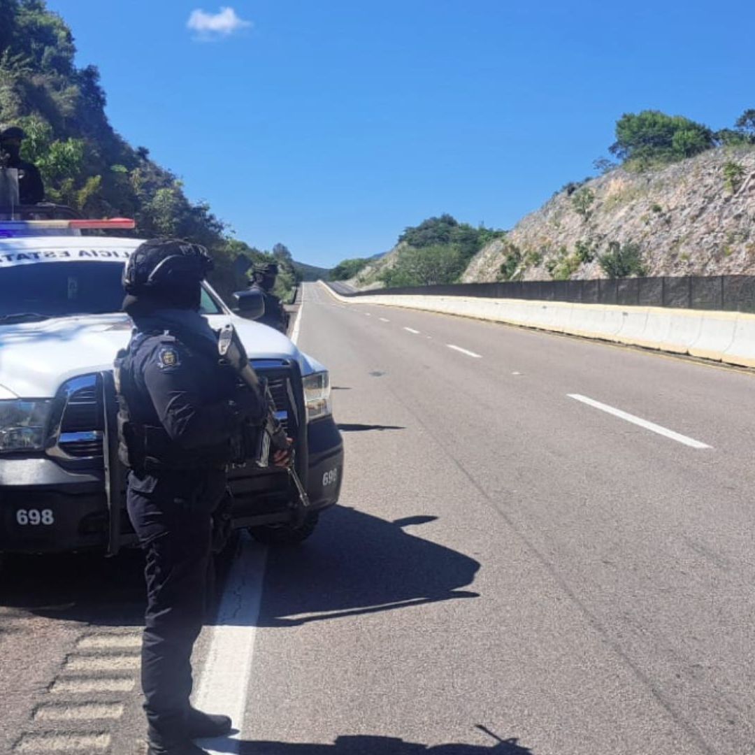 Implementan operativo sobre la Autopista del Sol, después del asesinato de una mujer