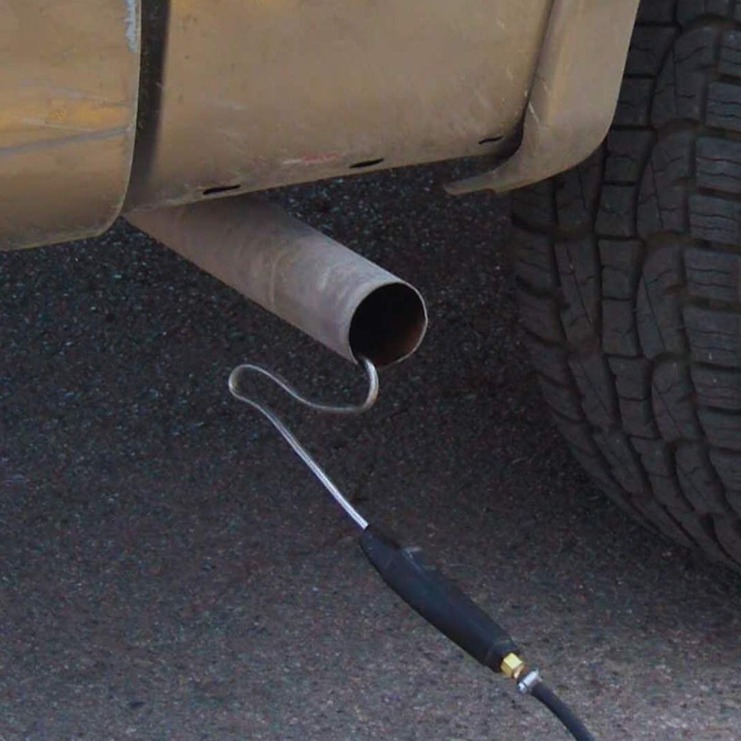 Los Vehículos que Circulen en Ciudad Juárez Deben Tener Engomado | Foto: N+