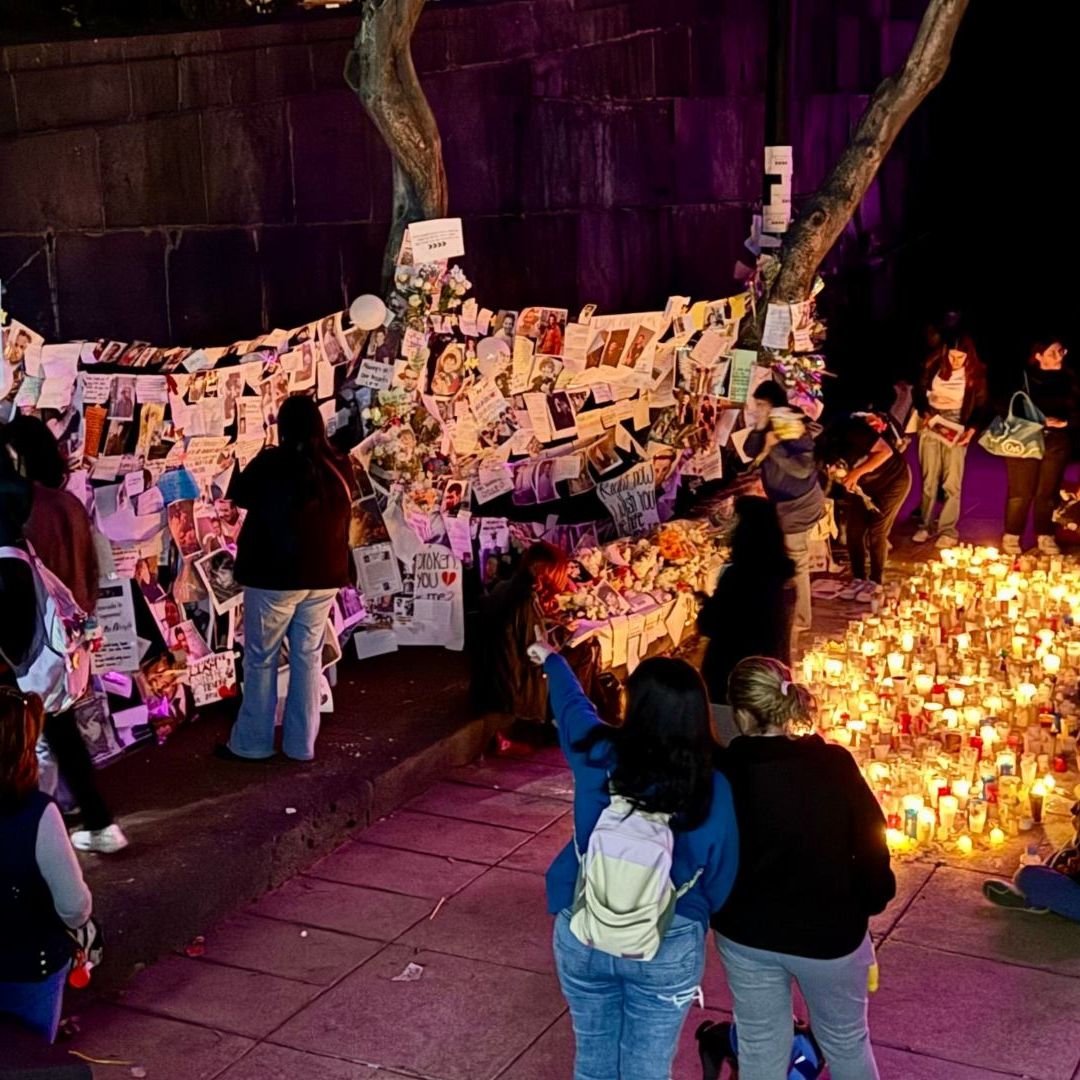 Los homenajes se dan cuatro días después de la muerte de Payne tras una caída del balcón de su cuarto en un hotel de Buenos Aires