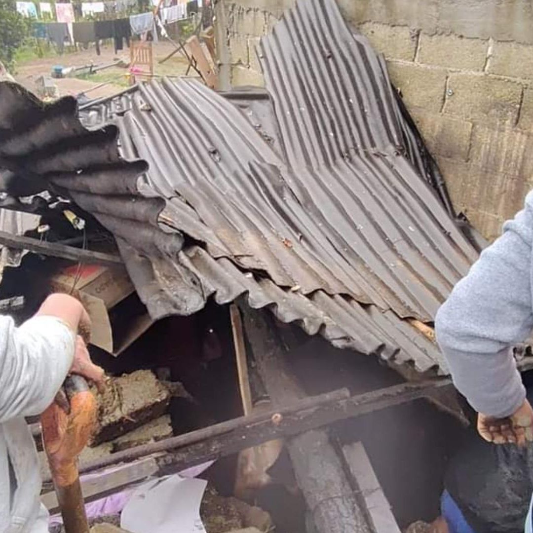 Una Mujer y un Menor Lesionados por Derrumbe en Chignautla, Puebla
