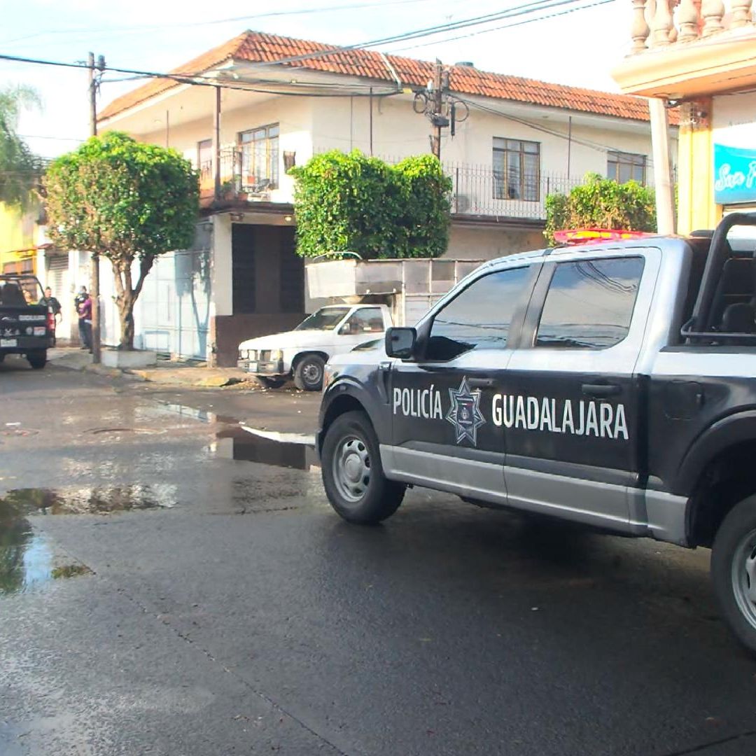 Una mujer se defendió de un hombre y lo atacó con un cuchillo en Guadalajara