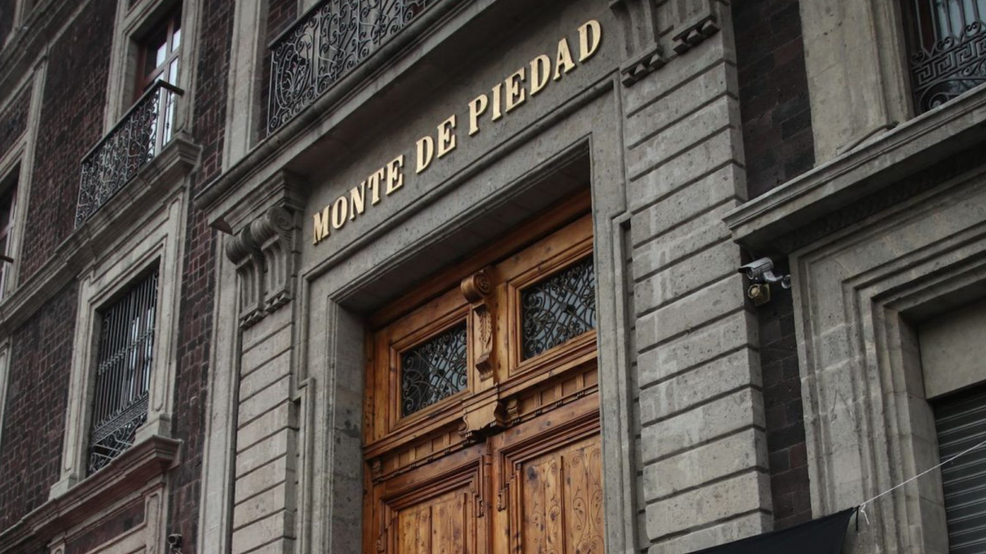 Estalla Huelga en el Nacional Monte de Piedad; ¿Qué Pasará con los Objetos Empeñados?