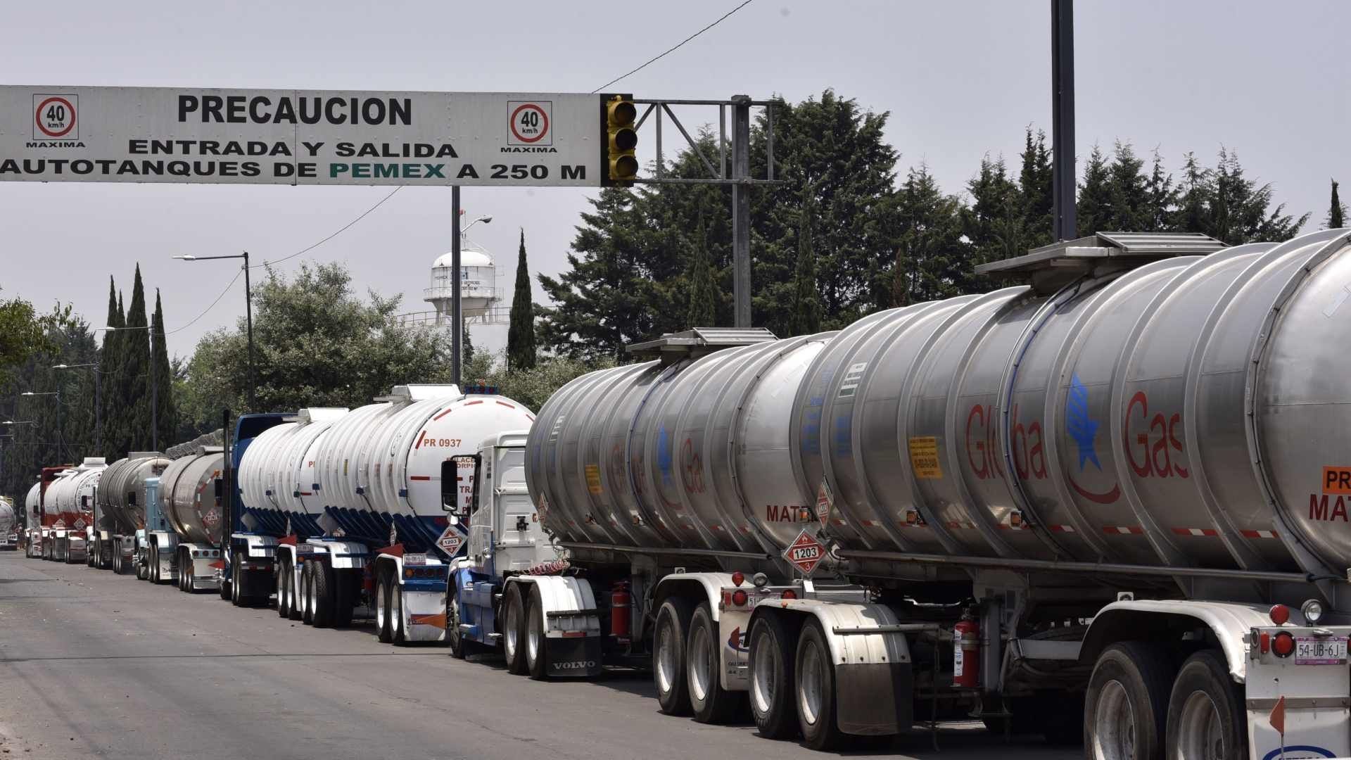 Choferes de pipas durante protesta en abril de 2020 en Edomex. Foto: Cuartoscuro