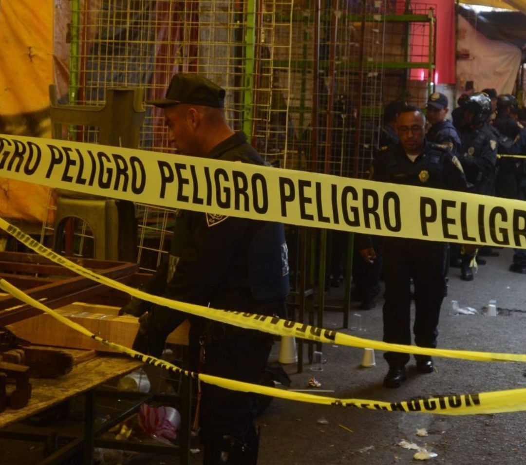 Policías acordonan zona de balacera en Tepito