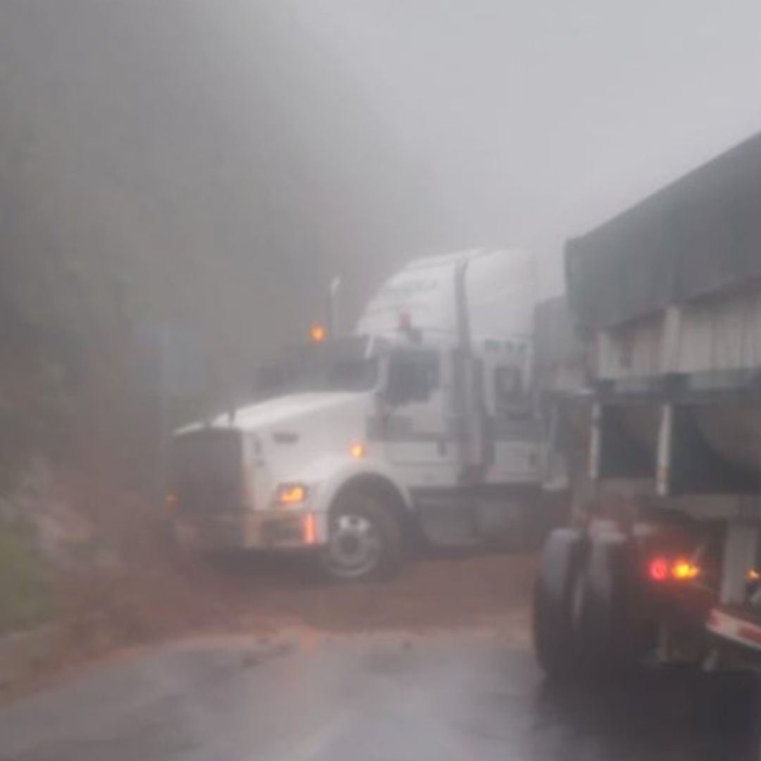 10 Lesionados por Accidente Vehicular por Derrumbe en Tlatlauquitepec, Puebla