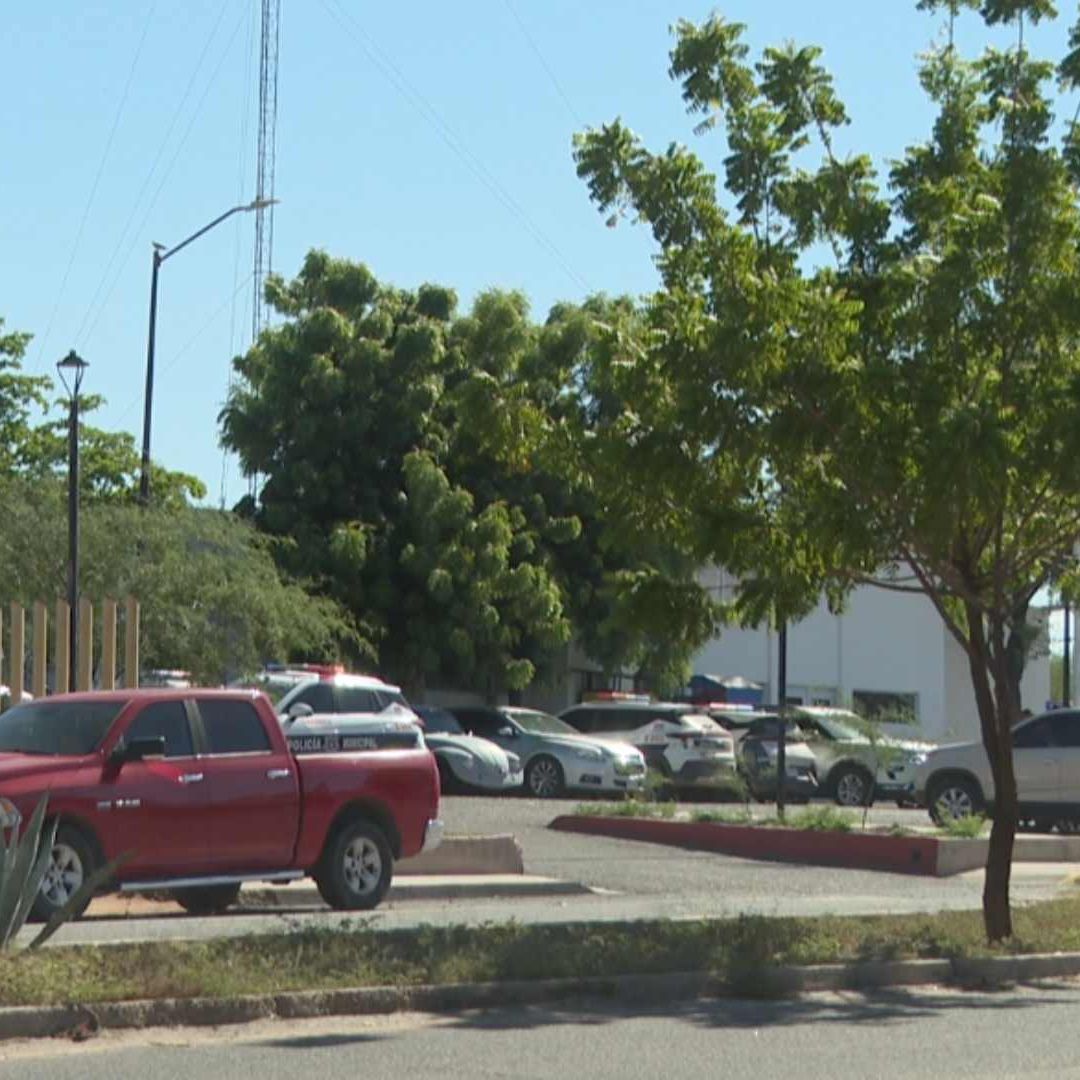 Sujeto Detenido por Golpear a un Joven Frente a Comandancia de Policía Municipal en Hermosillo