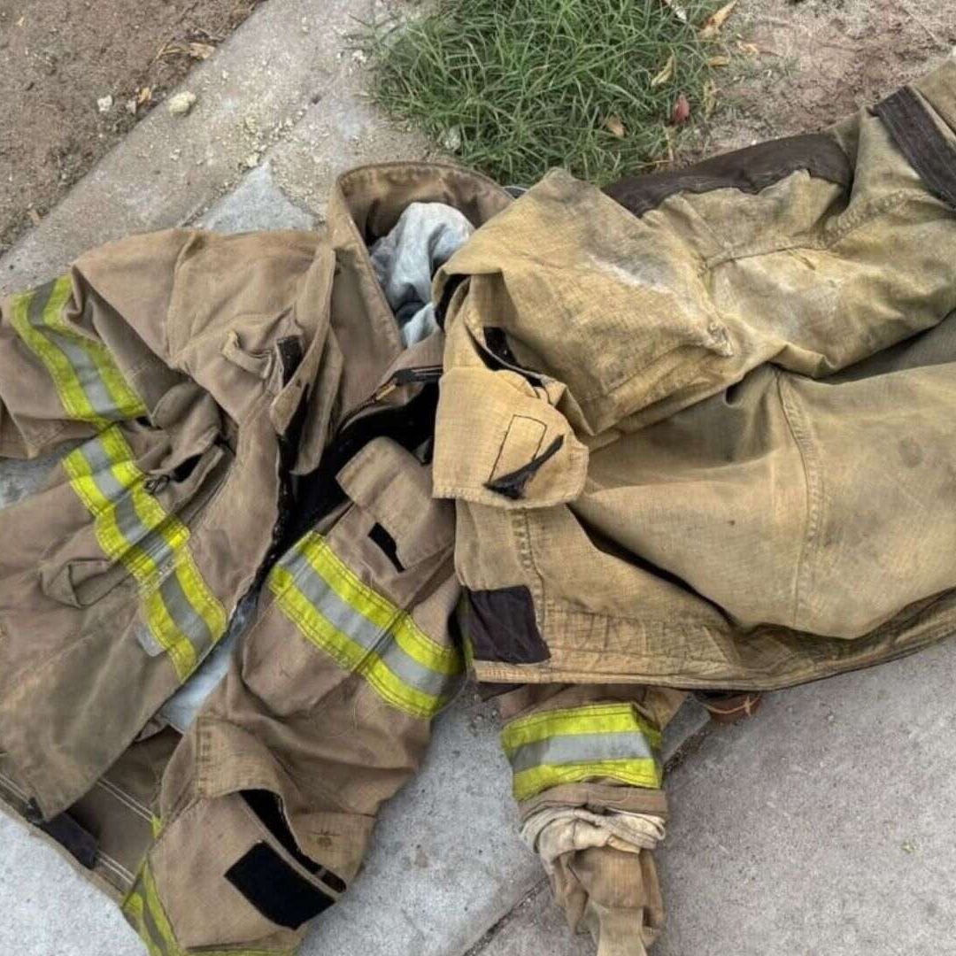 Detienen a Hombre que Robó Traje de Bombero y Pedía Donativos a Ciudadanos en Sonora