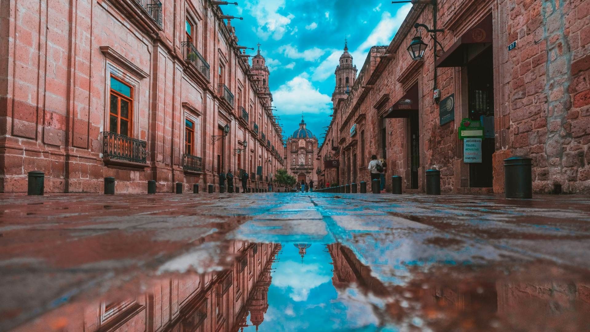 Canales de Baja Presión Provocan Lluvias en Difrentes Zonas del País