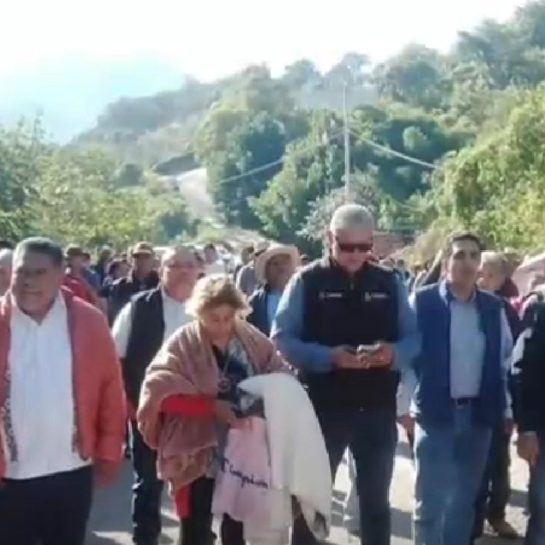 Habitantes de Atlixtac Retienen a Funcionarios para Exigir que Hospital Inicie Operaciones