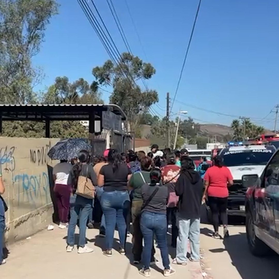 Al Menos 50 Alumnos Intoxicados en Preparatoria de Tijuana Tras Consumir Desayuno Escolar