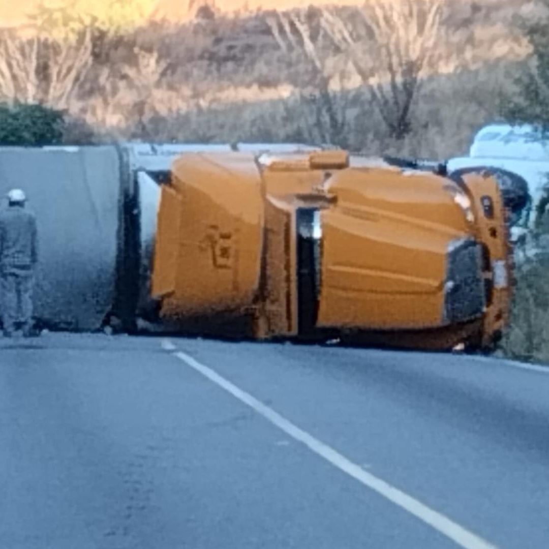 Alerta Carretera: Accidente Tractocamión Cierra Tramo ímuris-Cananea