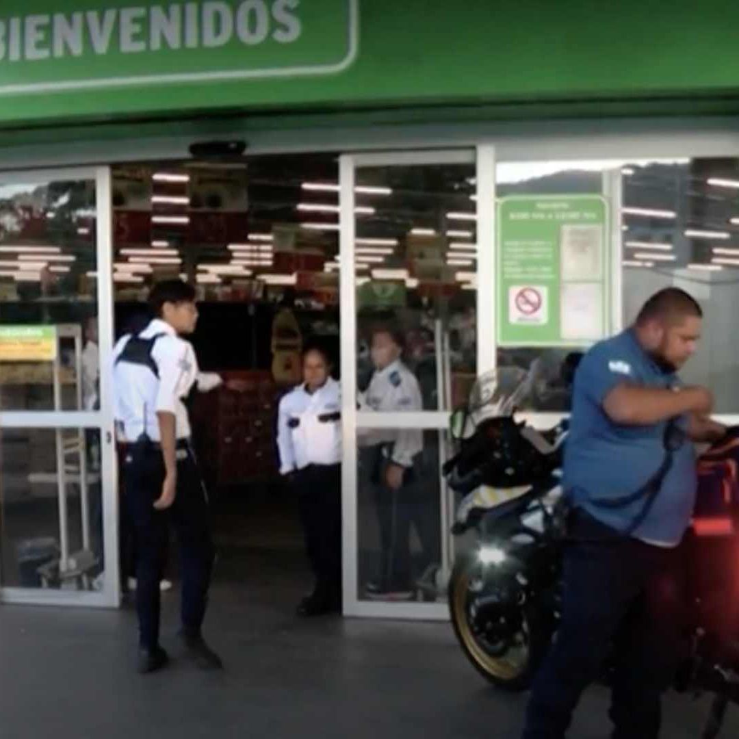 Adolescente intentó incendiar supermercado
