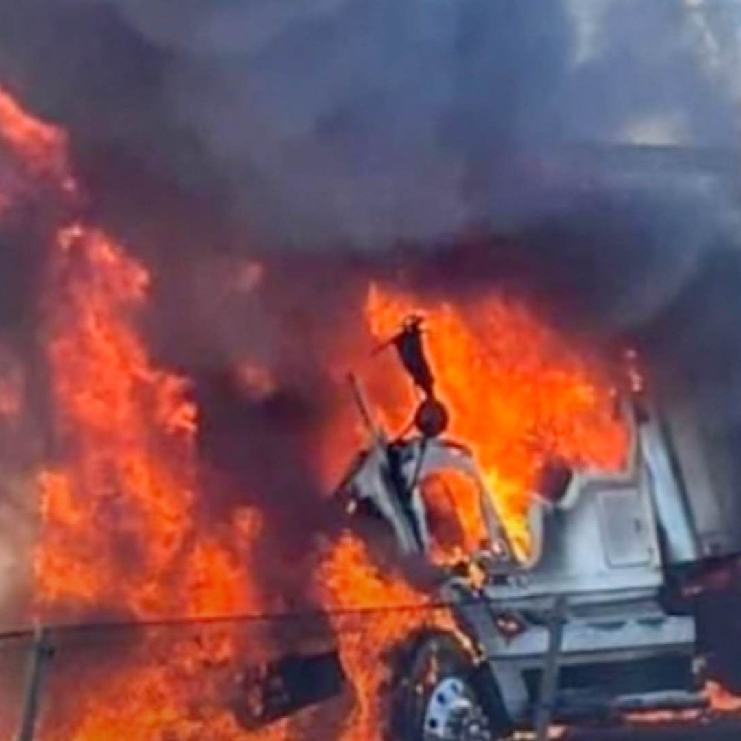 Se Incendia Tráiler en Autopista a Saltillo; Cierran Circulación