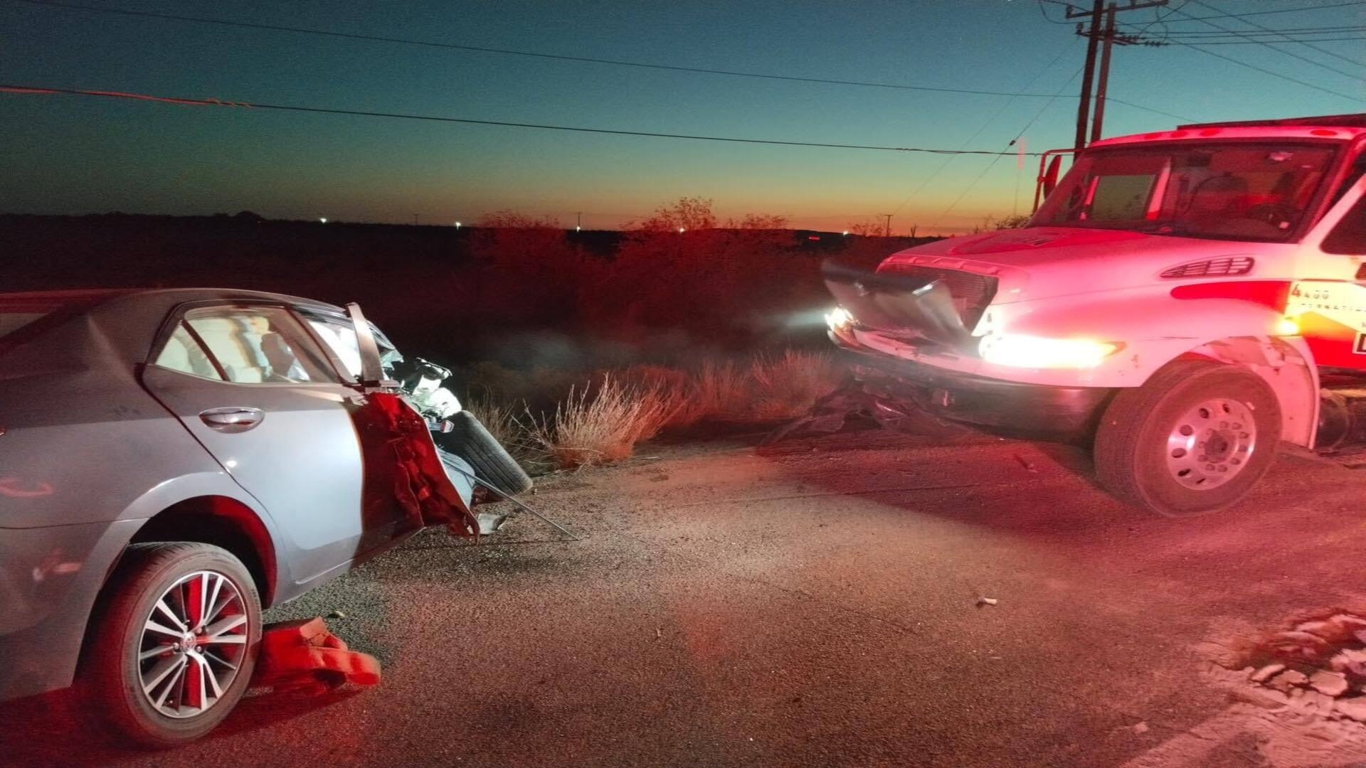 Choque entre Tractocamión y Auto Deja a Dos Lesionados en Carretera a ...