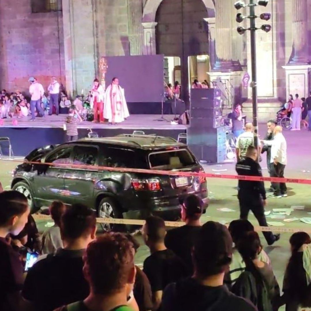 Atropellan a varias personas en las afueras de la Catedral Metropolitana de Guadalajara