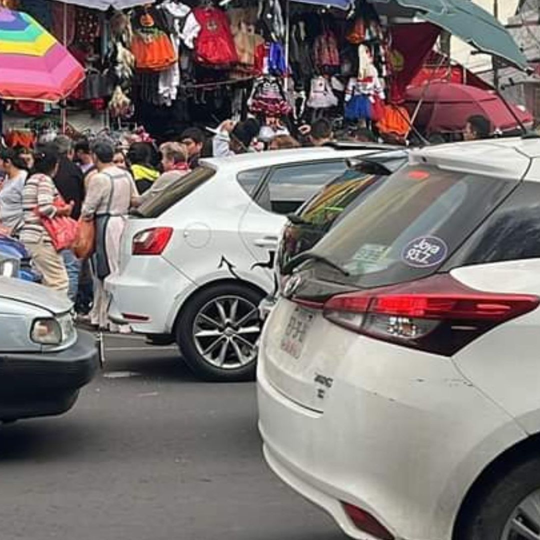 Sujetos armados abrieron fuego contra dos personas en las inmediaciones del Mercado de la Merced; los criminales huyeron