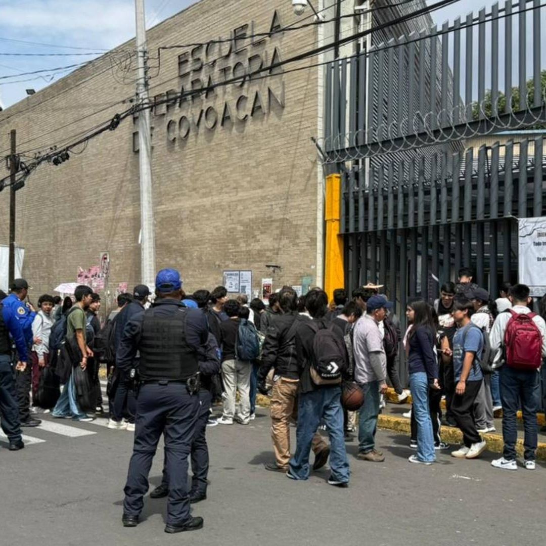 Los servicios de emergencia permanecieron en el lugar en espera de los resultados de la inspección.