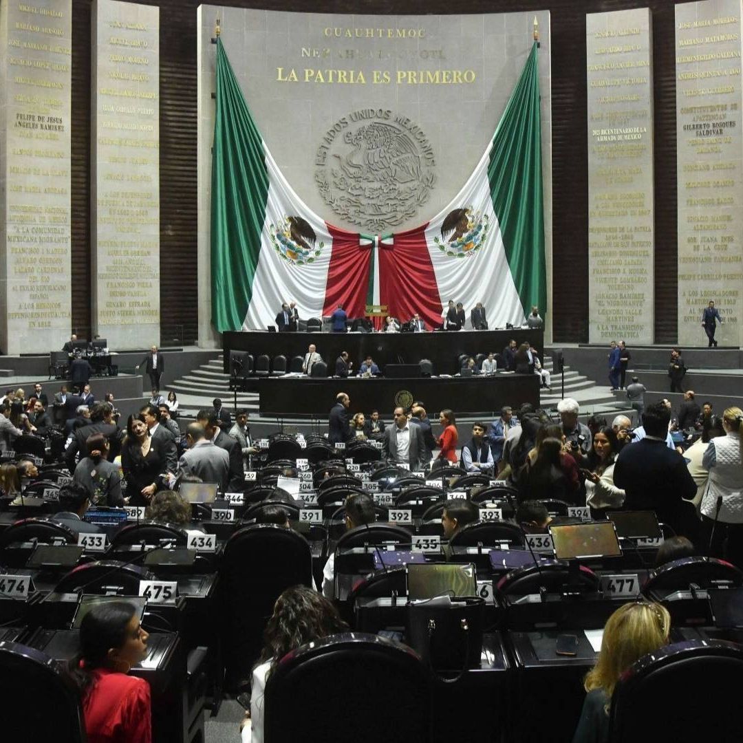 diputados durante sesión en San Lázaro