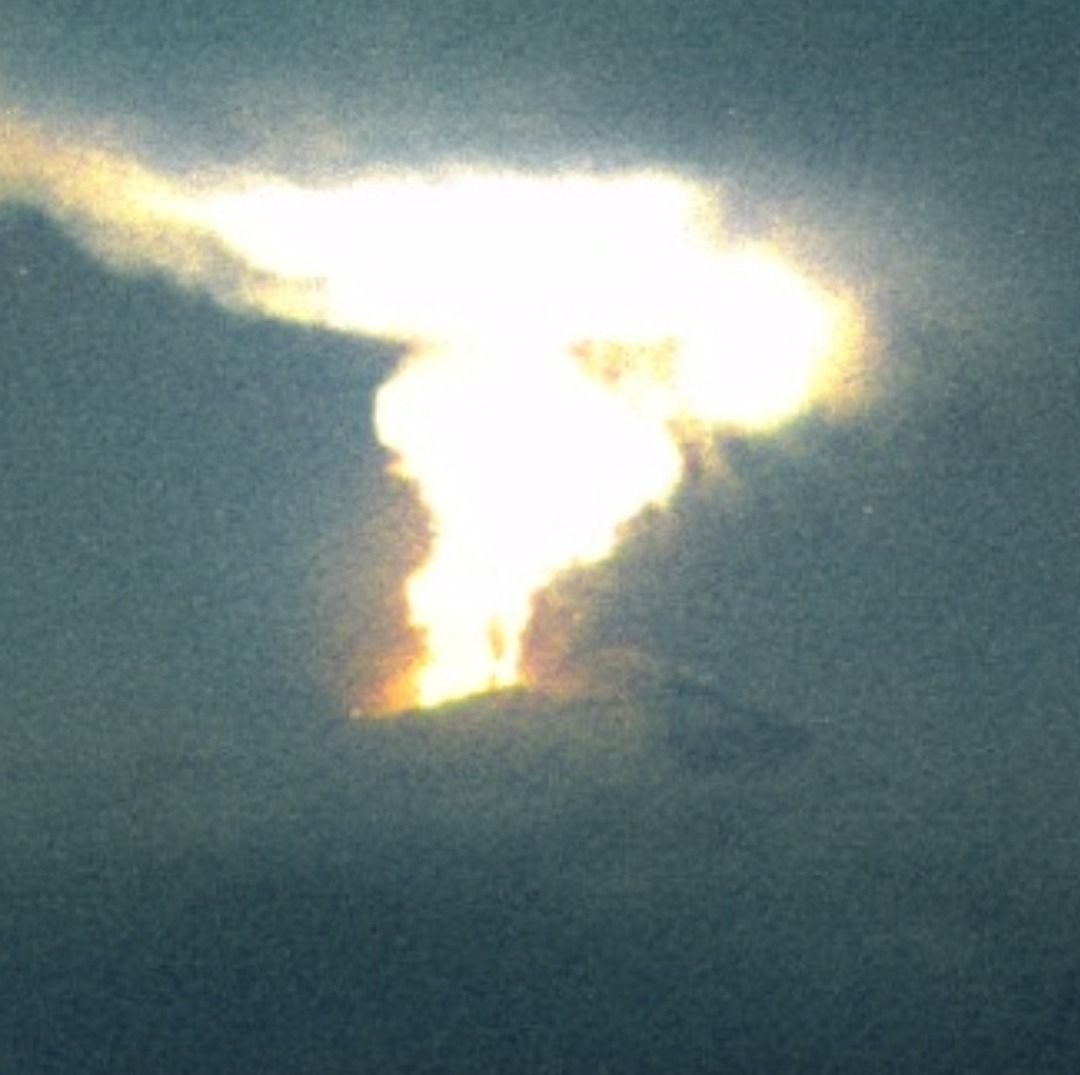 Intensa Actividad del Volcán Popocatépetl en la Noche y Madrugada de Hoy 27 de Octubre