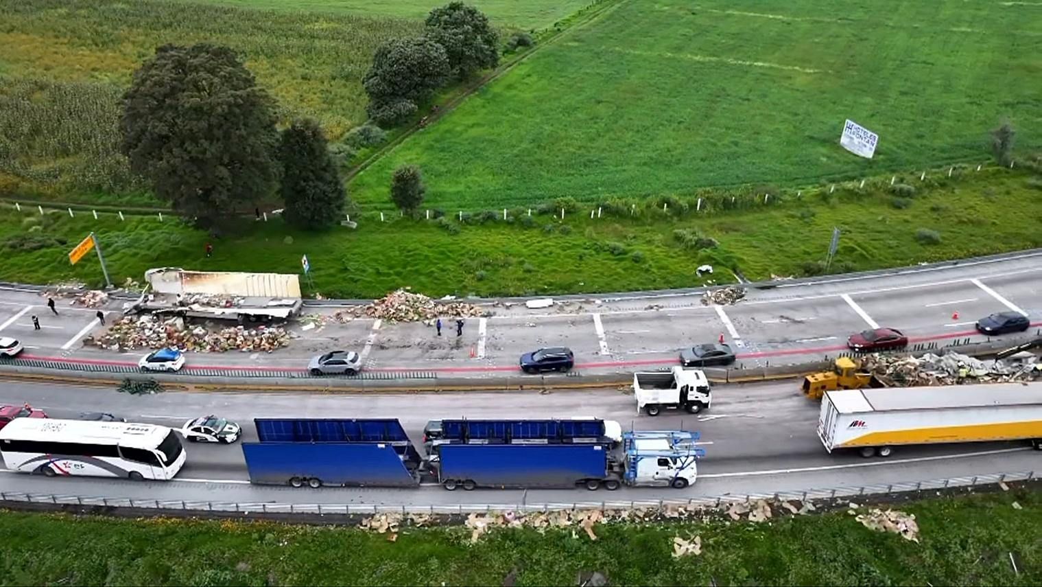 Afectación vial en la autopista México-Puebla por accidente en el km 47