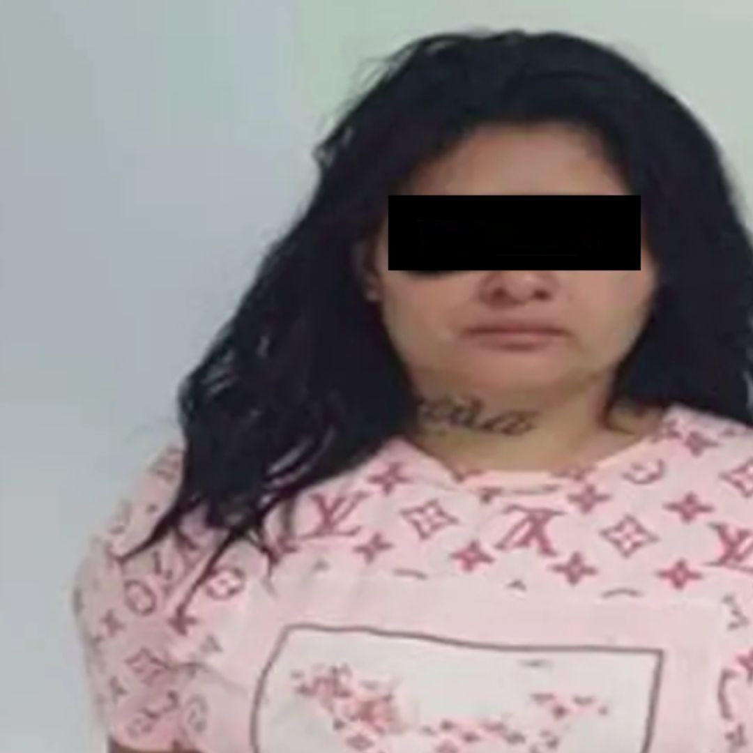 Karla "N", de 34 años, fue arrestada en la colonia Morelos, donde horas antes su hijo de 19 años había sido asesinado a balazos. Foto: SSC-CDMX