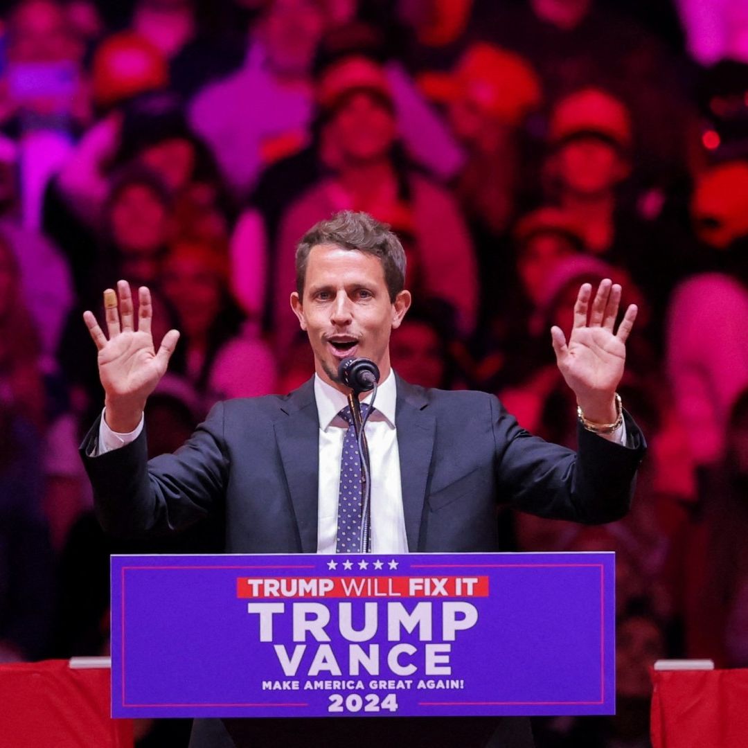 El comediante Tony Hinchcliffe durante su intervención en el Madison Square Garden de Nueva York
