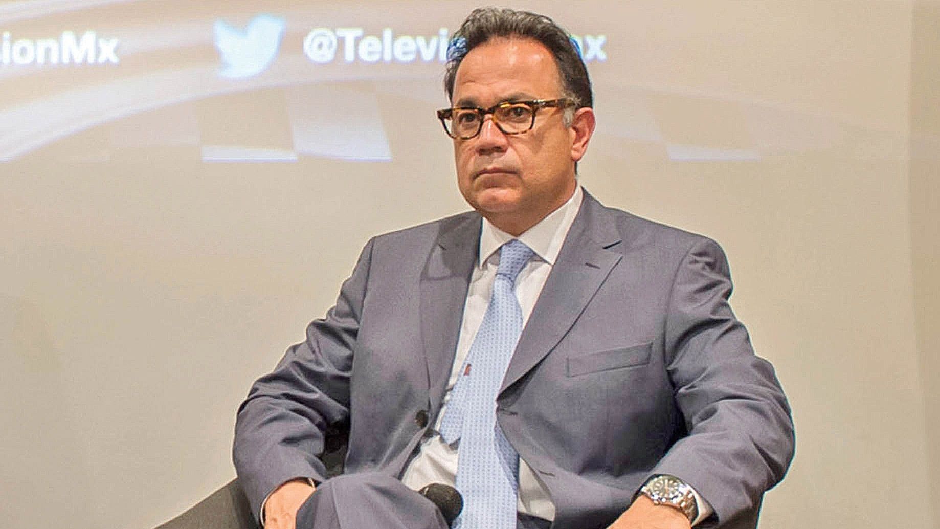 Nicandro Díaz en conferencia de prensa