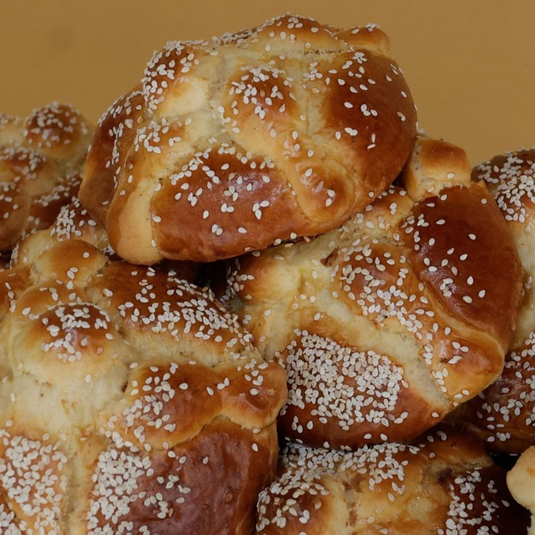 ¿Cuál es el Significado del Pan de Muerto? Por Esta Razón se Pone en la Ofrenda
