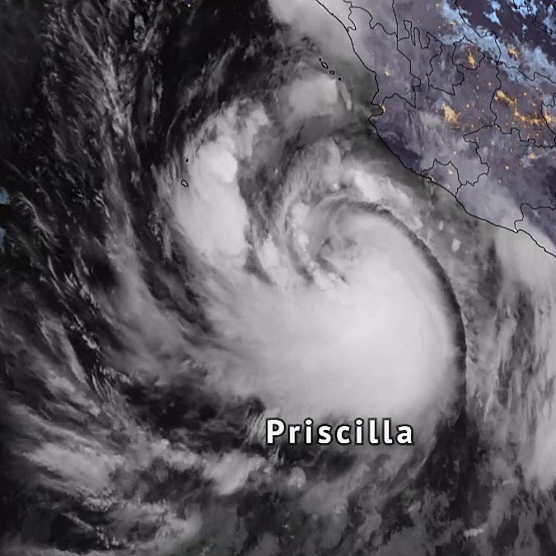 Huracán Priscilla en aguas del Pacífico mexicano