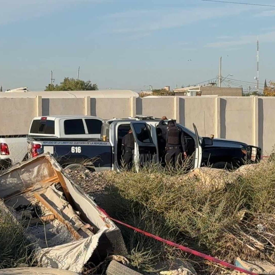 Elementos de la Policía Municipal y de la FGE