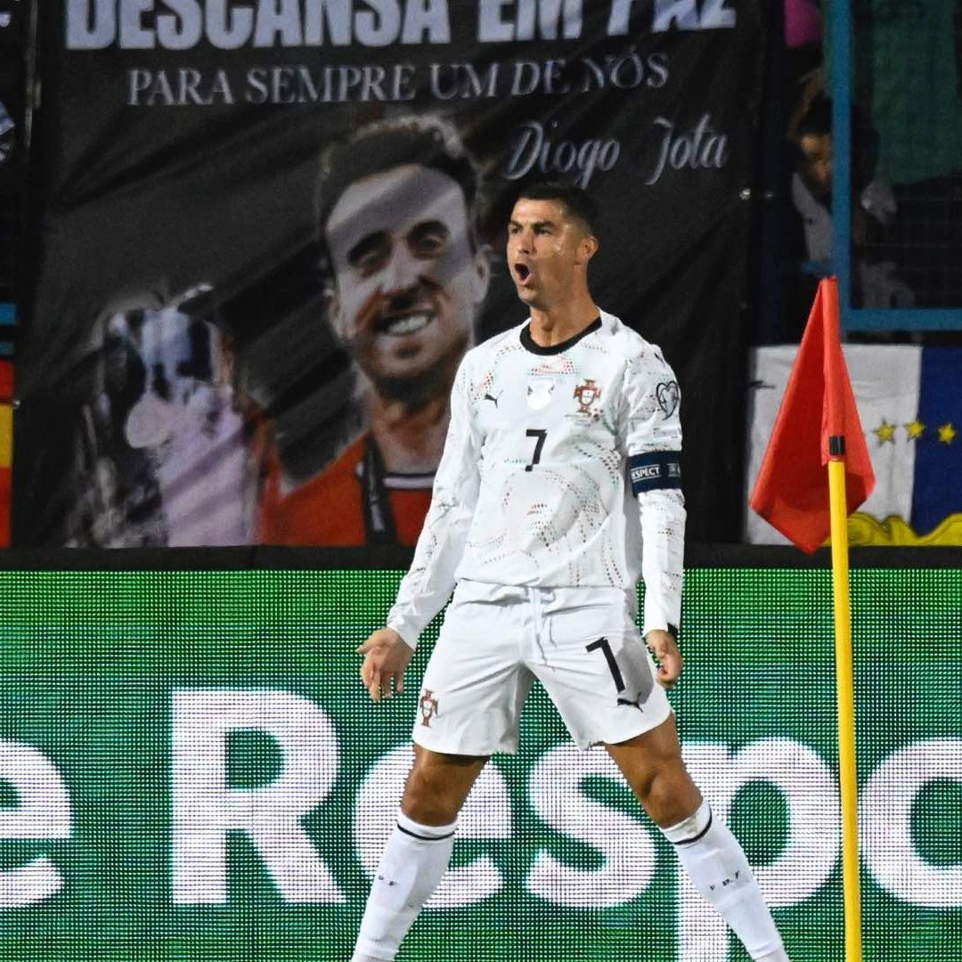 Cristiano Ronaldo Historia Multimillonario
