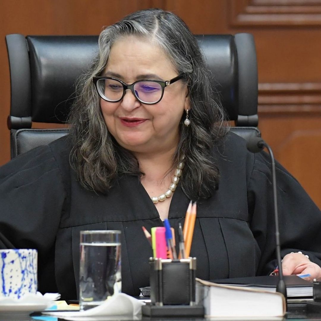 Trabajadores de la Suprema Corte de Justicia de la Nación (SCJN) recibieron hoy, 31 de octubre de 2024, a la ministra presidenta Norma Lucía Piña con aplausos
