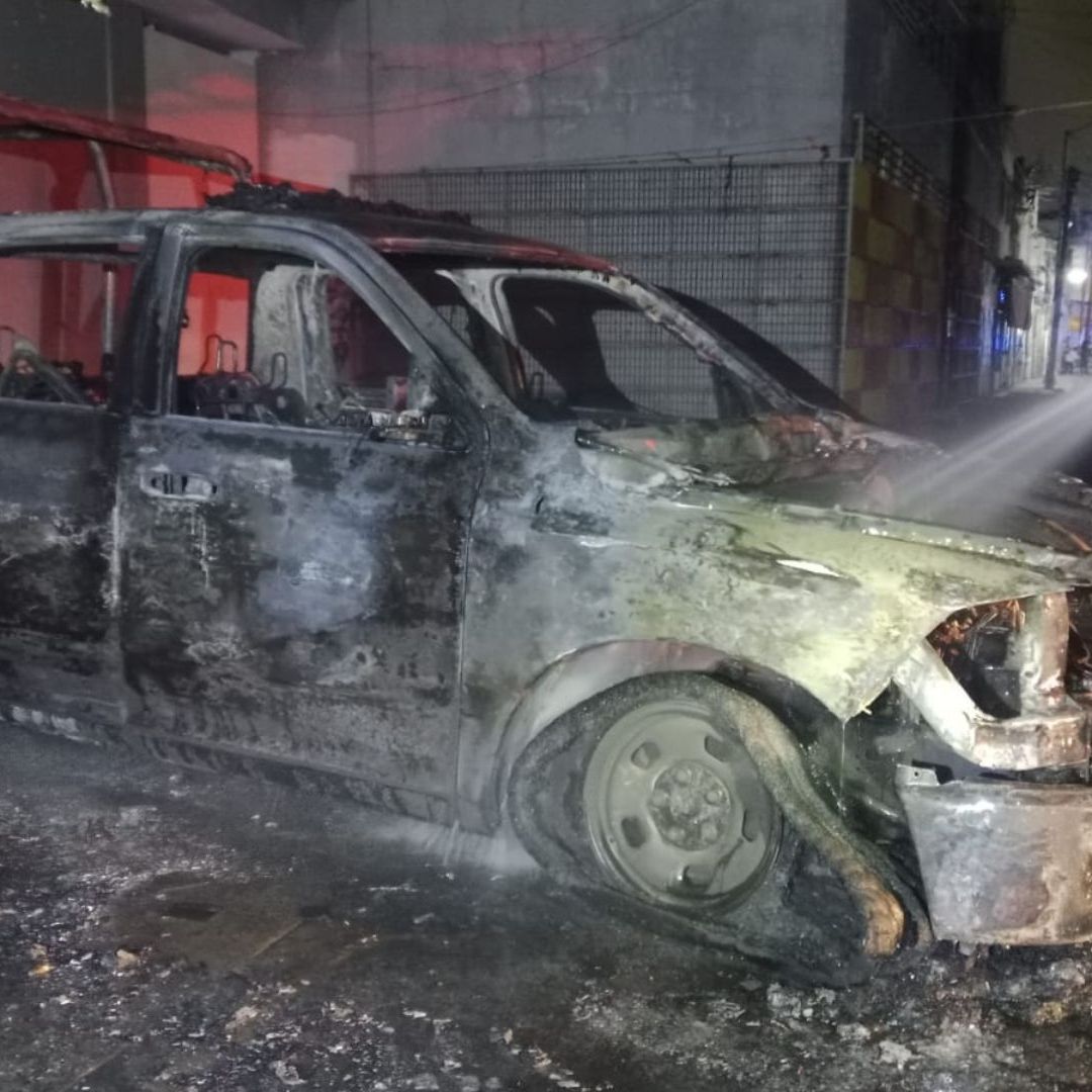 Patrulla de la CDMX se incendia en el barrio de Tepito, colonia Morelos