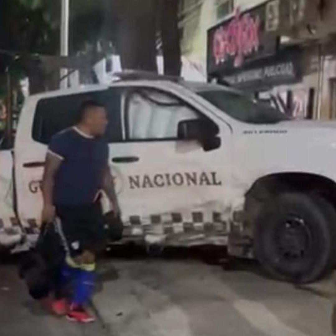 Una elemento de la Guardia Nacional resultó herida; después del choque salió volando porque estaba viajando en la batea del vehículo