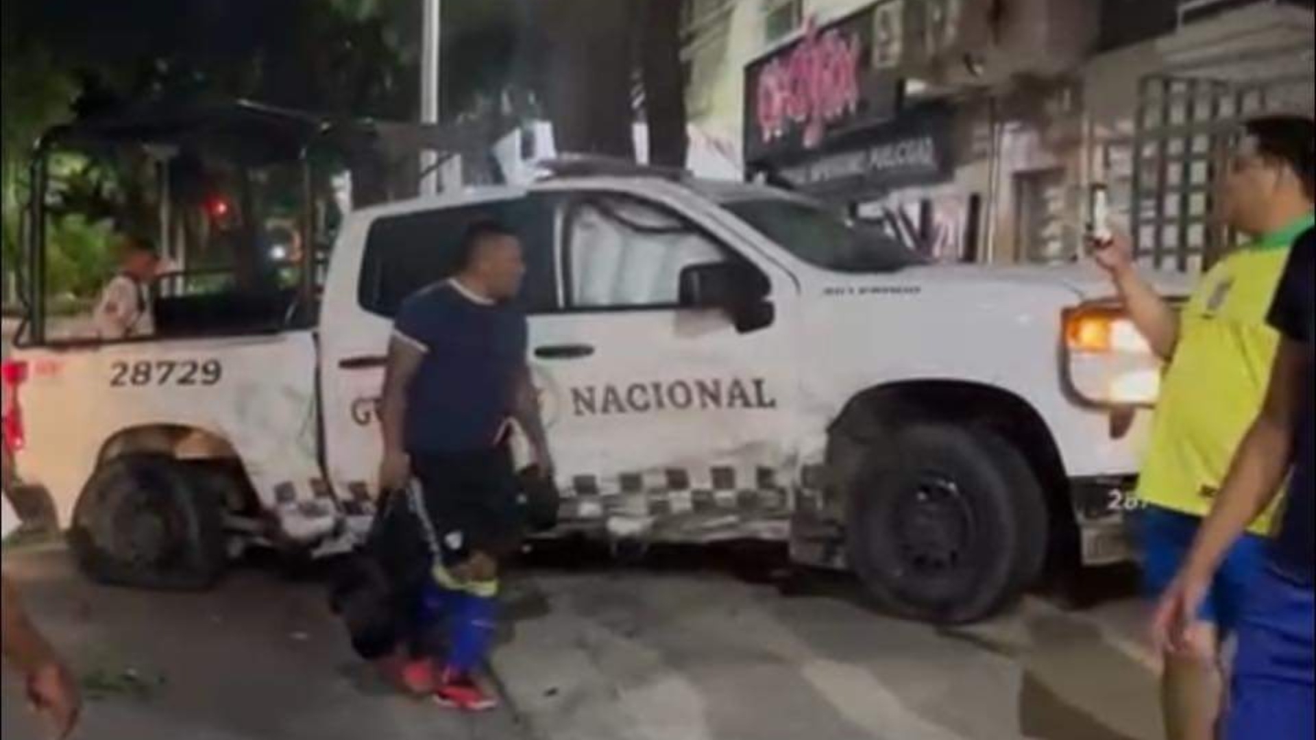 Detienen a Elementos de Guardia Nacional por Pasarse Alto y Chocar a ...