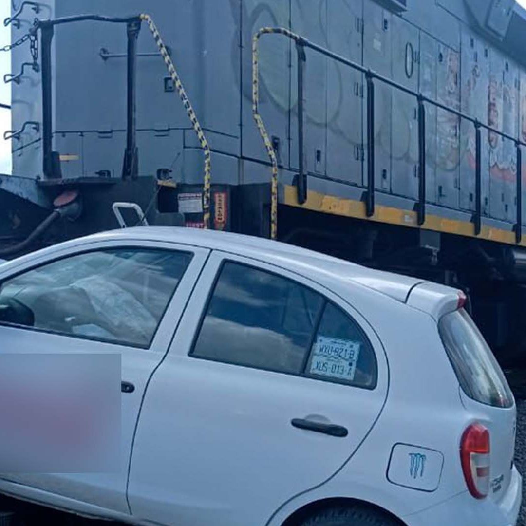 Vehículo Intentó Ganarle Paso al Tren y es Embestido en Matamoros