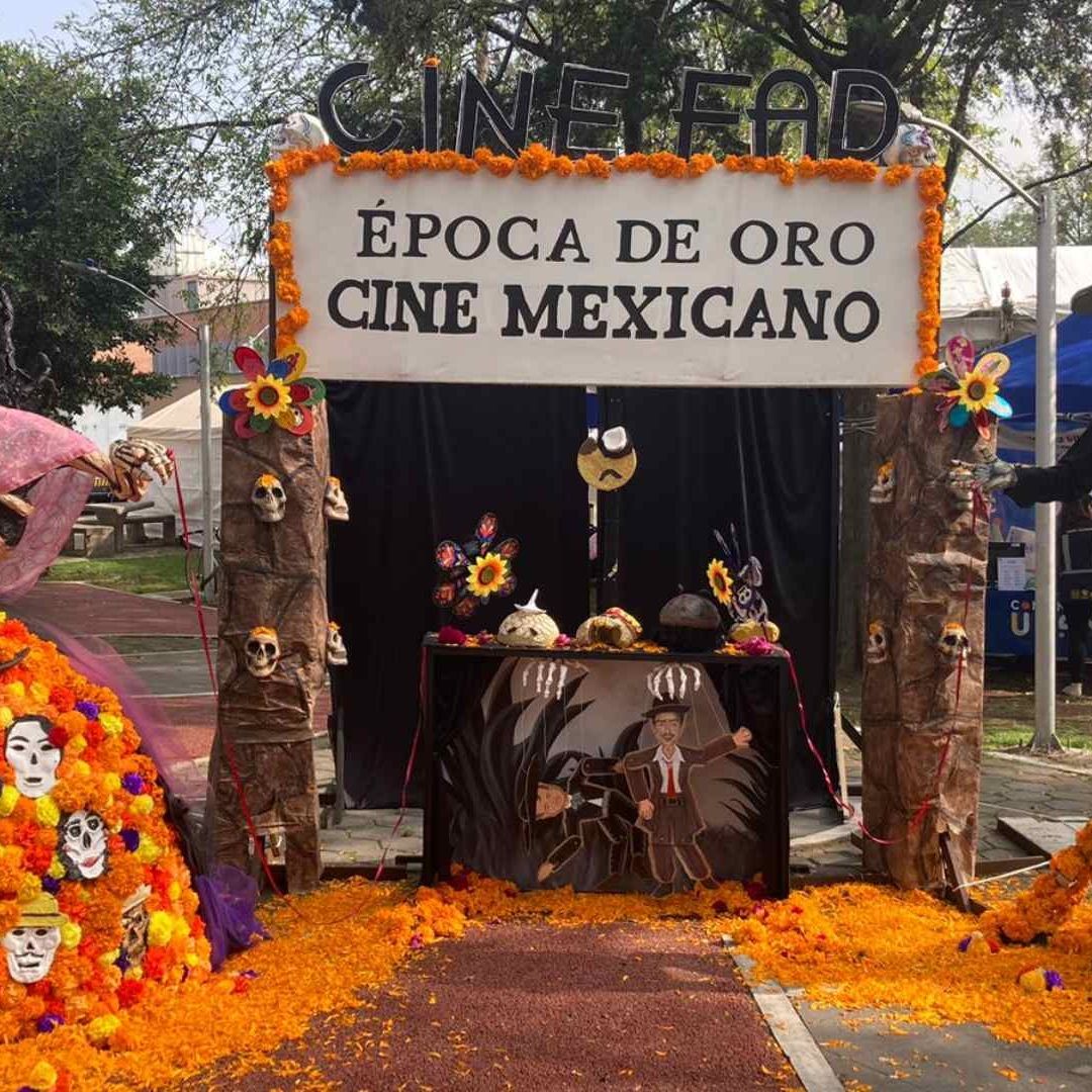 Megaofrenda UNAM 2024 está dedicada al cine mexicano.