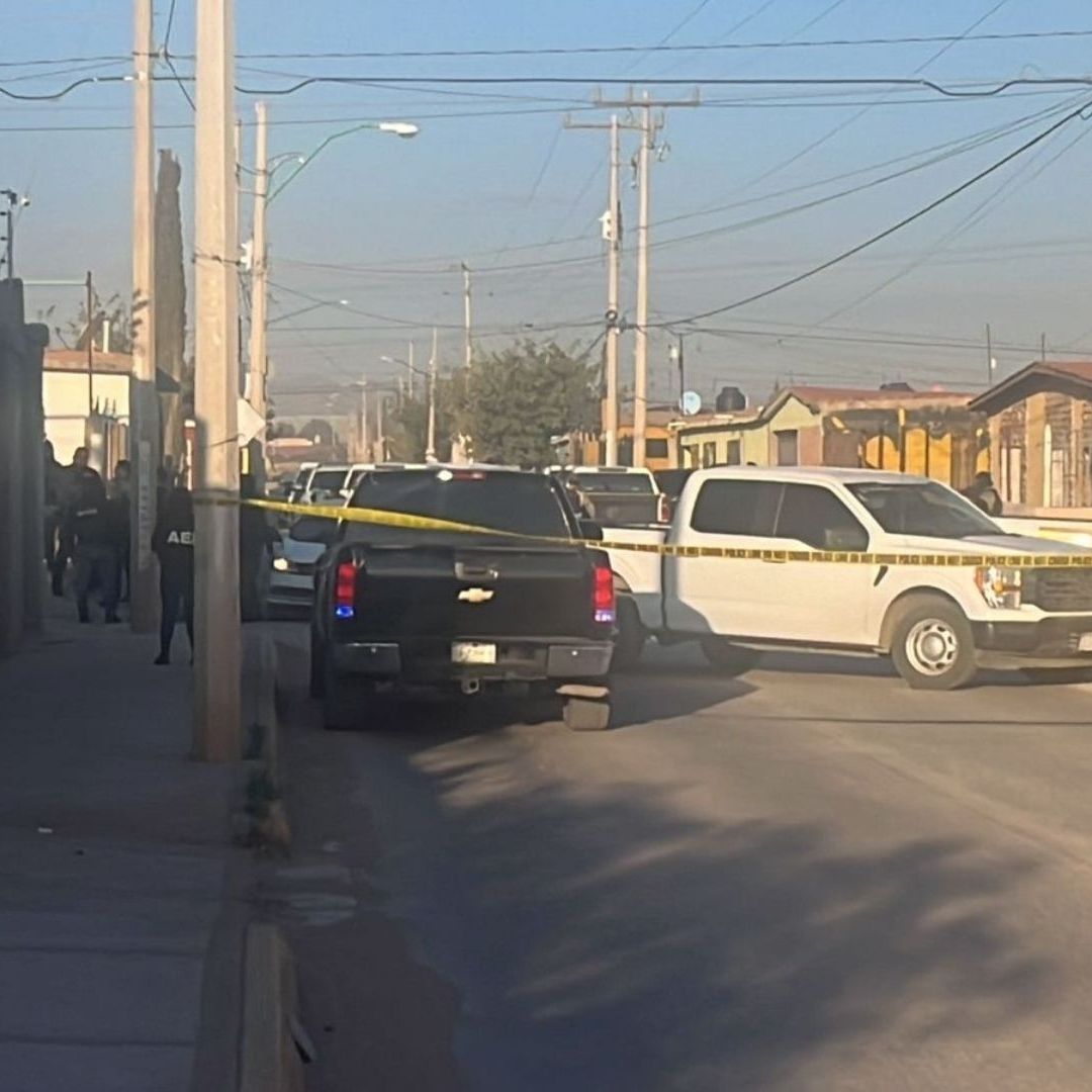 Agentes de AEI realizando un cateo