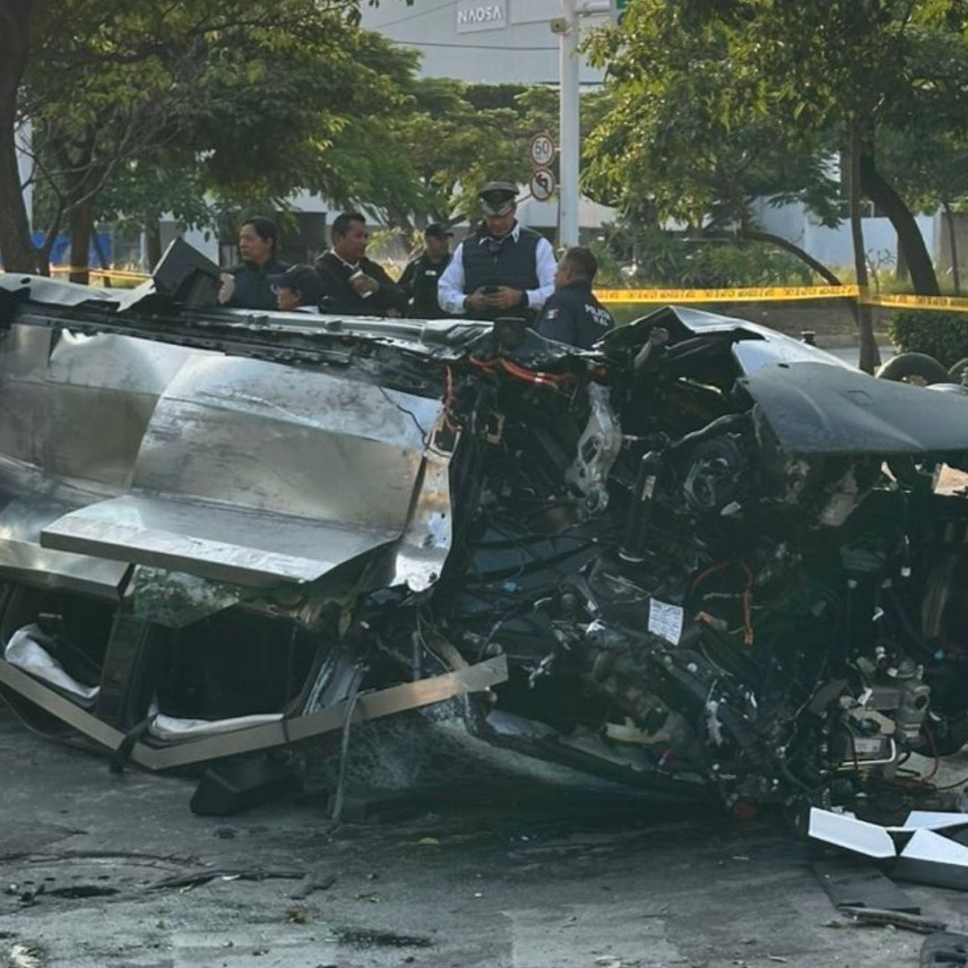 Cybertruck de Tesla choca y deja 4 lesionados en Guadalajara