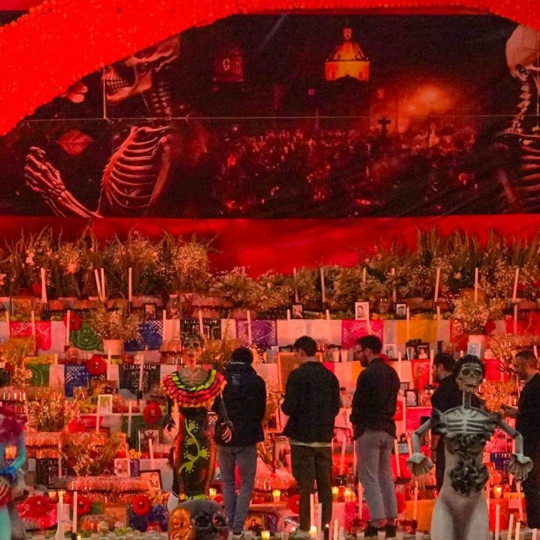México Celebra Tradición del Día de Muertos con Diversas Expresiones a lo largo del País