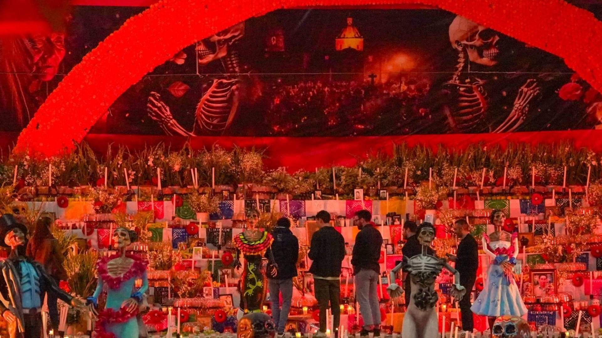 México Celebra Tradición del Día de Muertos con Diversas Expresiones a lo largo del País
