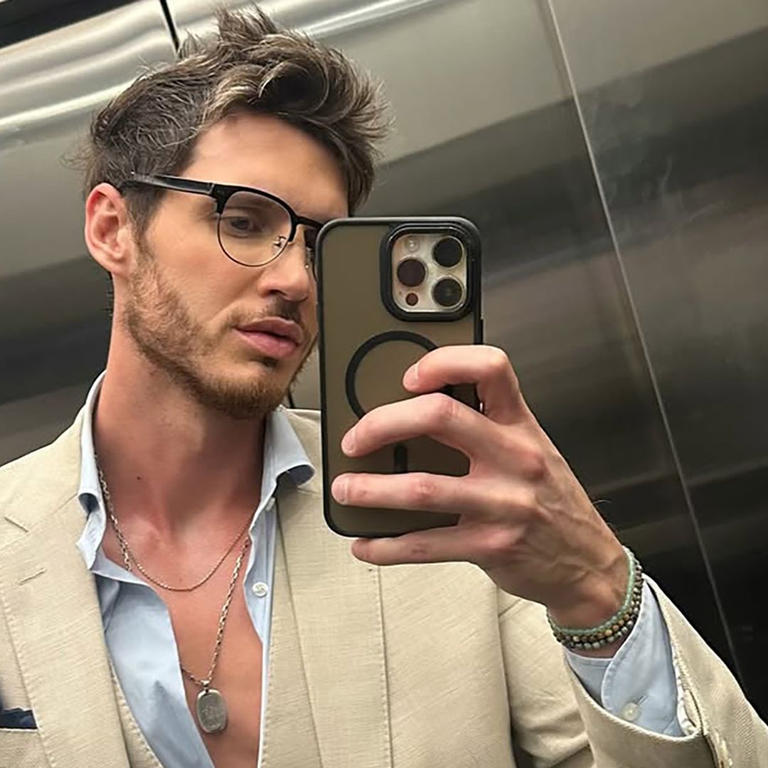 Fede Dorcaz tomándose una selfie