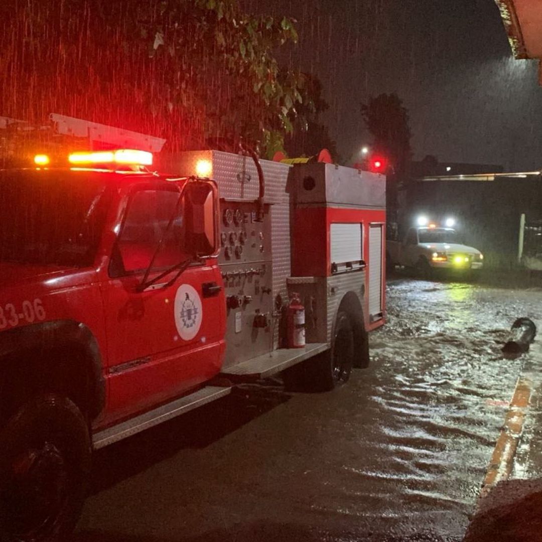 Lluvia en Huauchinango Puebla Deja Derrumbes Inundaciones Falta de Luz y un Muerto