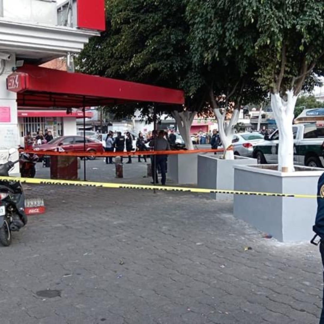 Los agresores huyeron rápidamente del lugar, evadiendo el arribo de los policías preventivos que acudieron en respuesta al llamado de emergencia
