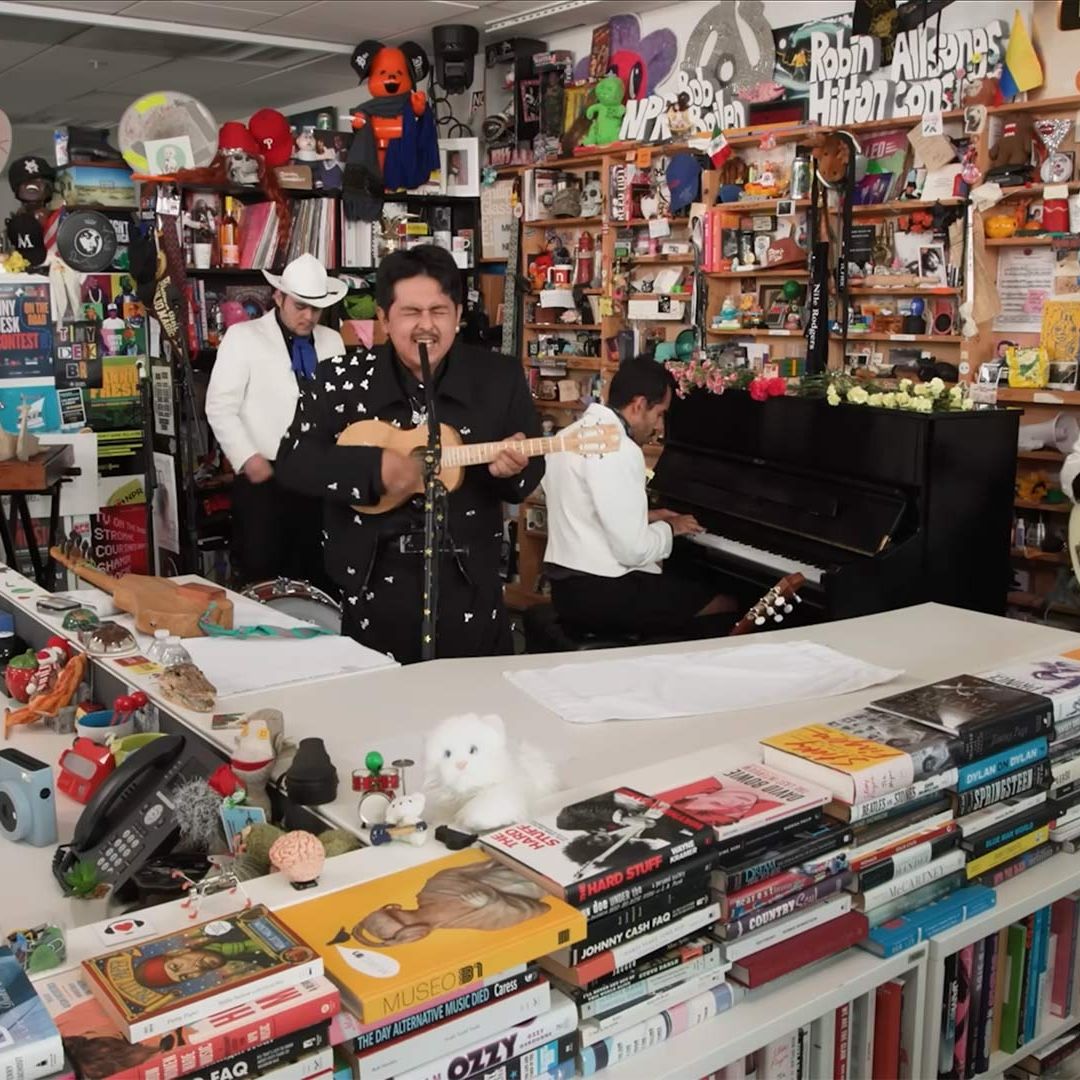Macario Martínez canta en su Tiny Desk